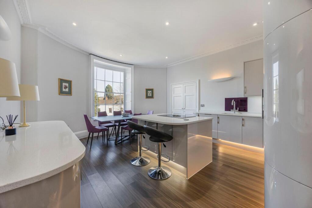Apartment in South Oxfordshire, Henley-on-Thames - View 2