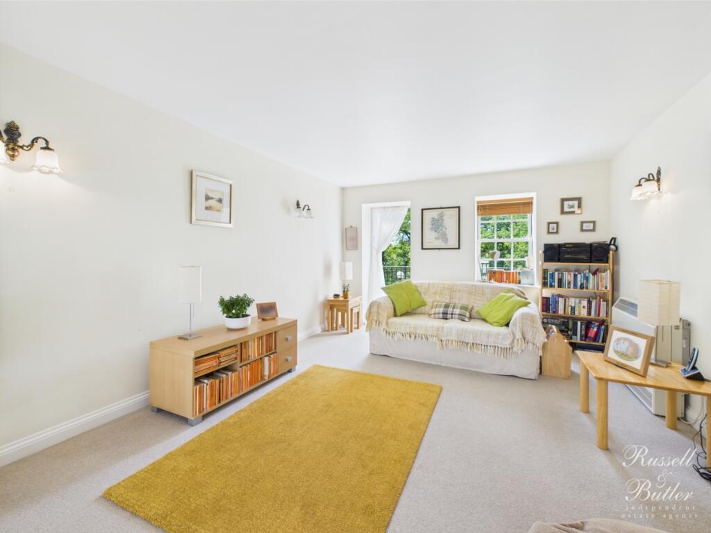 House in Buckingham, Buckinghamshire - View 5