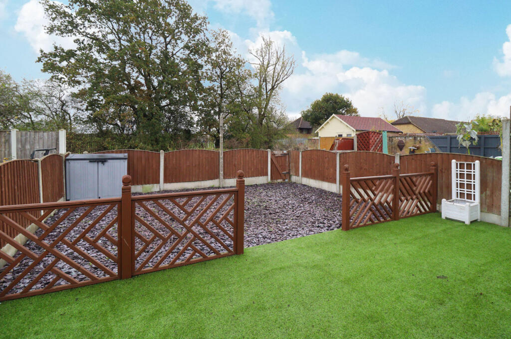 Travers Way, Pitsea, Basildon, Essex, SS13 photo 2
