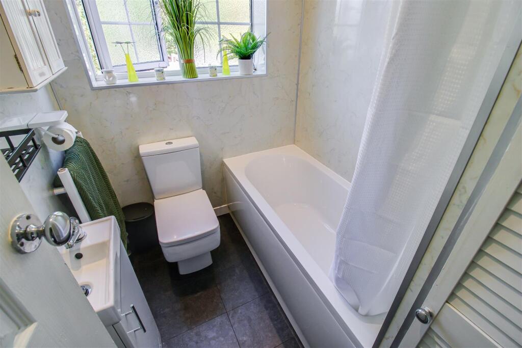 House in Wakefield, South Ossett, Ossett - View 4