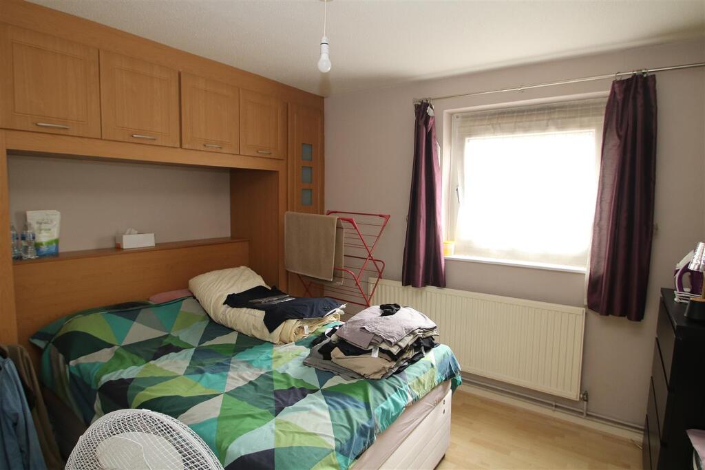 Apartment in Southall - View 3