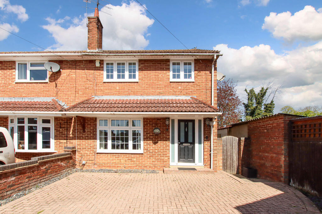 Main image of property: Ellingham Close, Hemel Hempstead