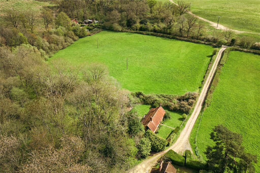 Snelsmore, Newbury, RG14 photo 2