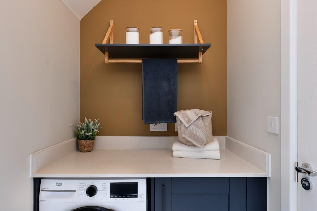 Grovehurst Road,
Sittingbourne,
Kent,
ME98RB photo 4