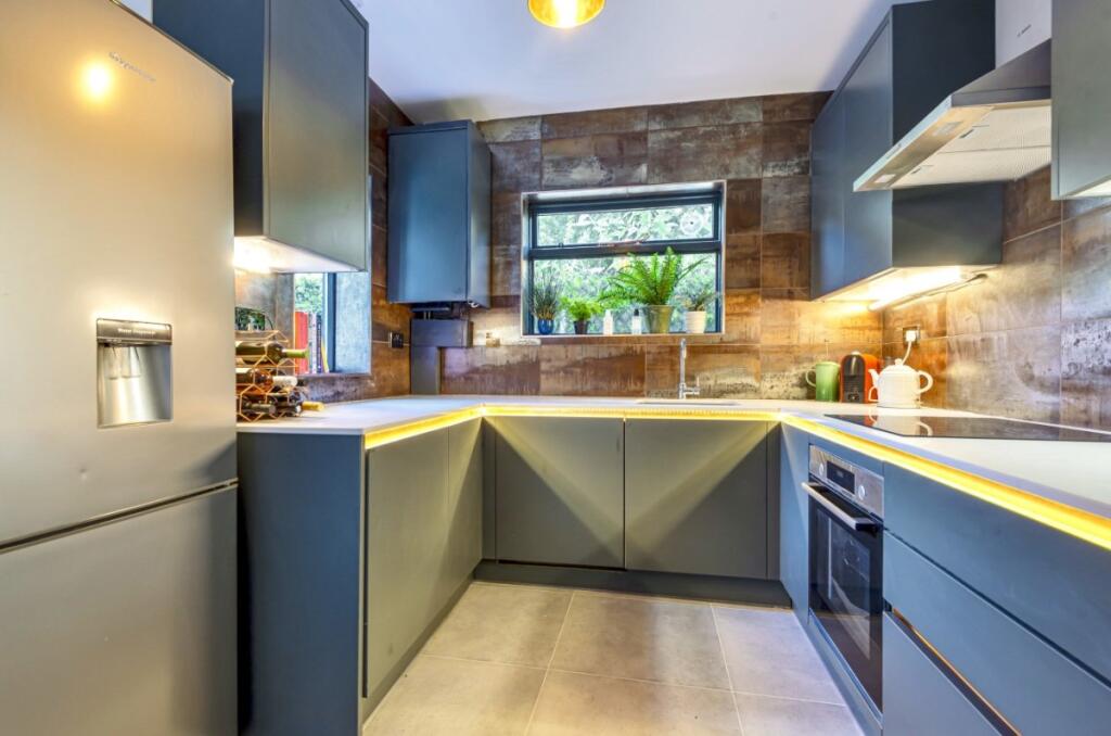 House in London - View 2