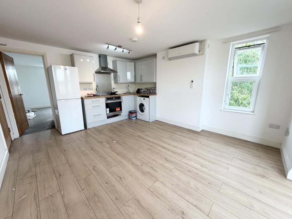 Apartment in Peterborough, Woodston - View 3