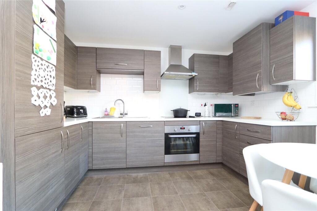 Apartment in Milton Keynes, Fairfields - View 6
