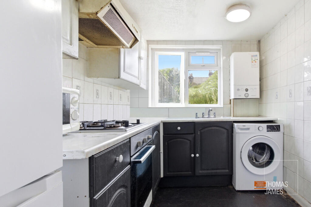 House in London, Upper Edmonton, Edmonton - View 2