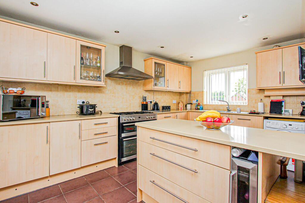 House in Irthlingborough, North Northamptonshire - View 2
