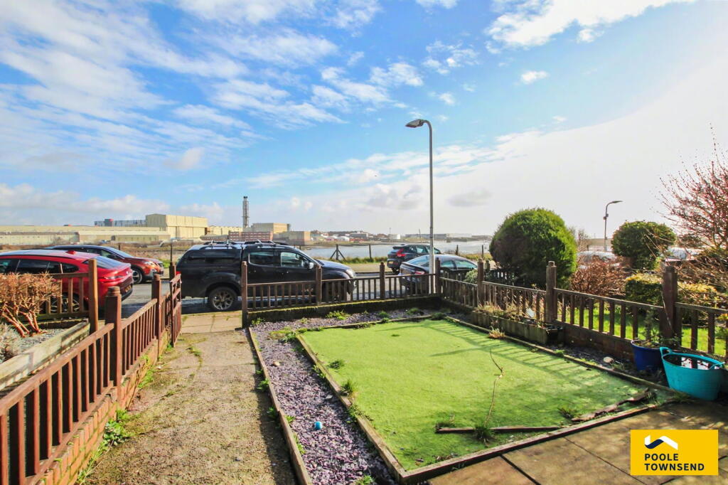 Empress Drive, BARROW-IN-FURNESS, LA14 3DZ photo 2