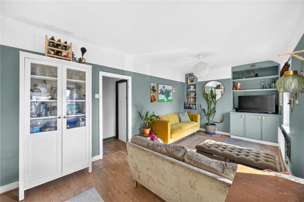 Apartment in London, Highams Park - View 5