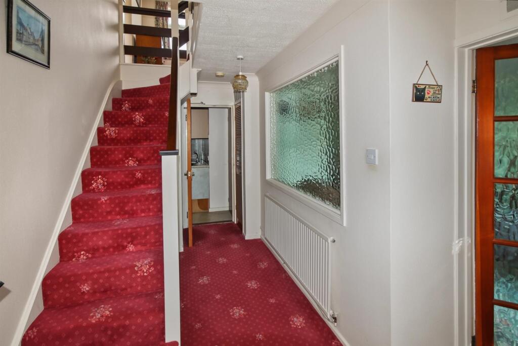 Laburnum Avenue, Taverham, Norwich photo 4