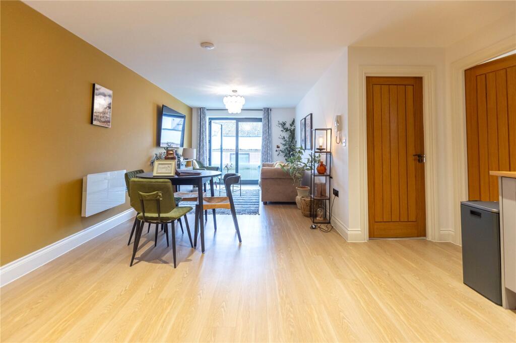 Apartment in Bristol - View 5