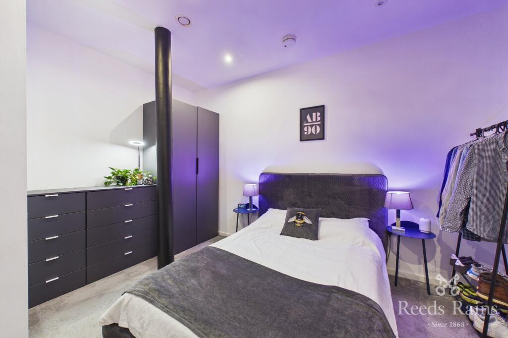 Apartment in Stockport, Greater Manchester - View 5