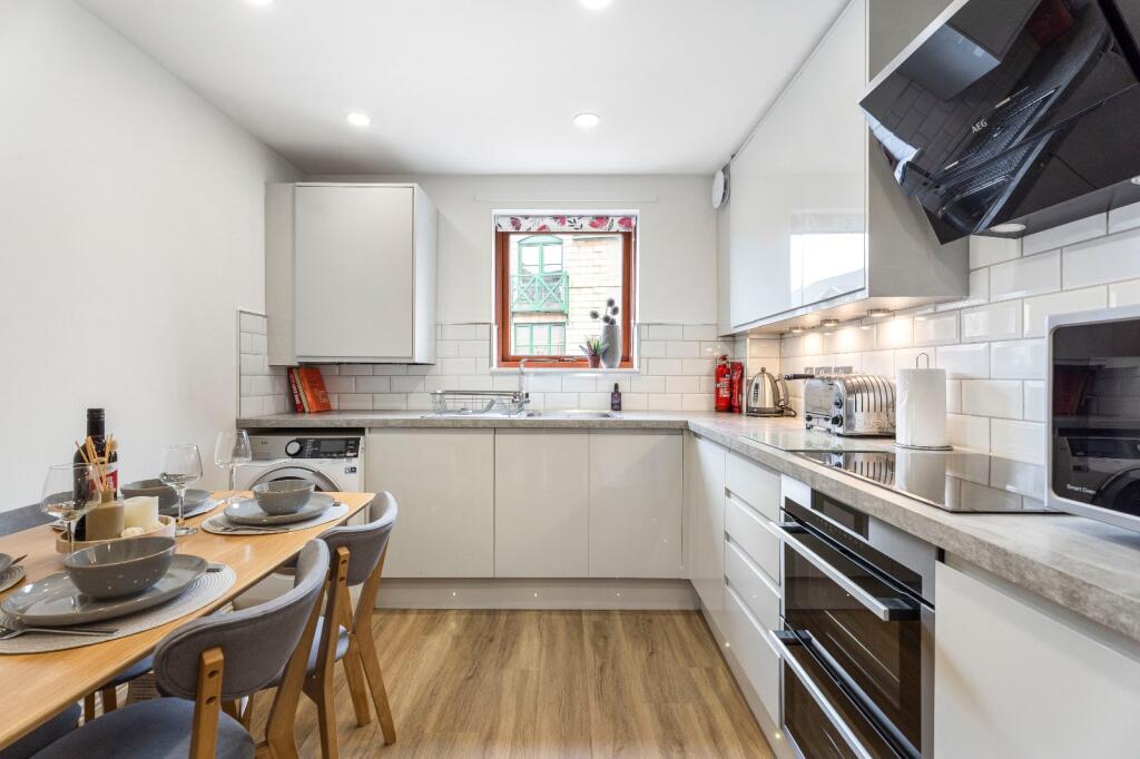 Apartment in Edinburgh - More