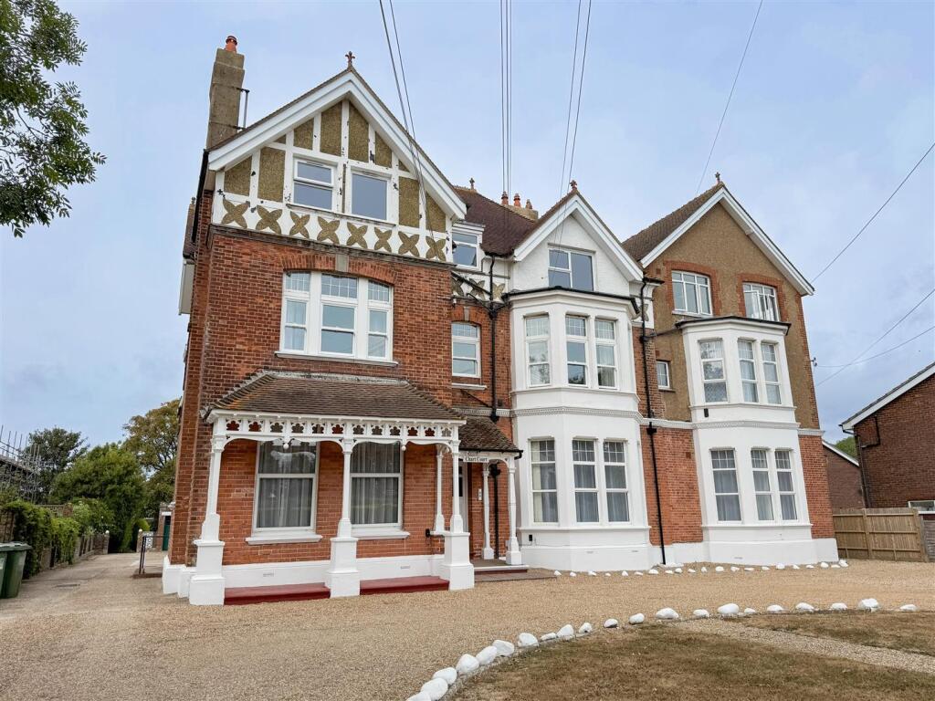 Main image of property: Hastings Road, Bexhill-On-Sea, TN40 2NJ