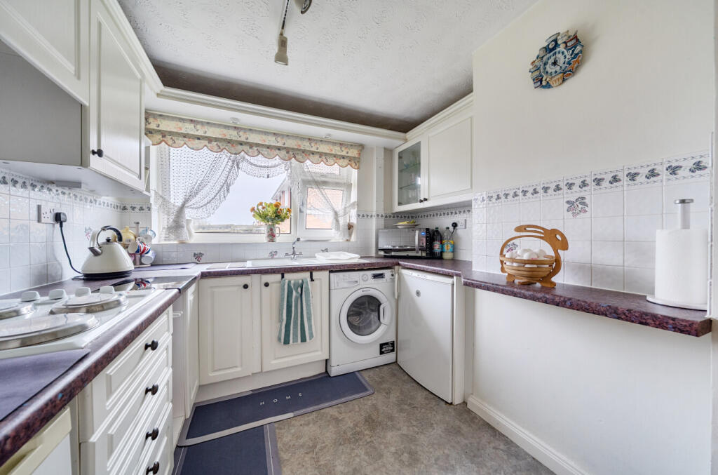 Centurion Way, Coleview, Swindon, SN3 photo 3
