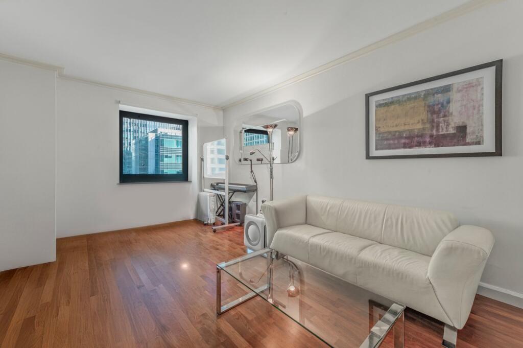 Apartment in London - View 2