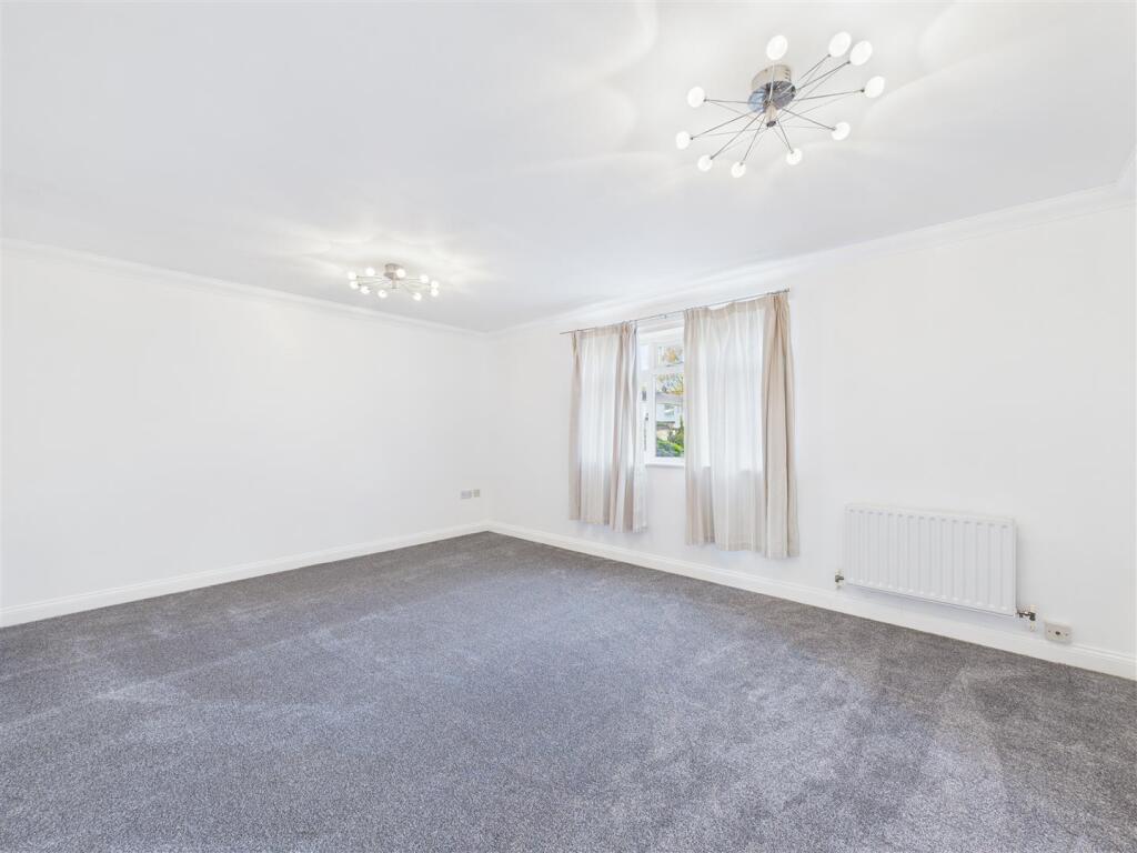 Apartment in Stevenage - View 5