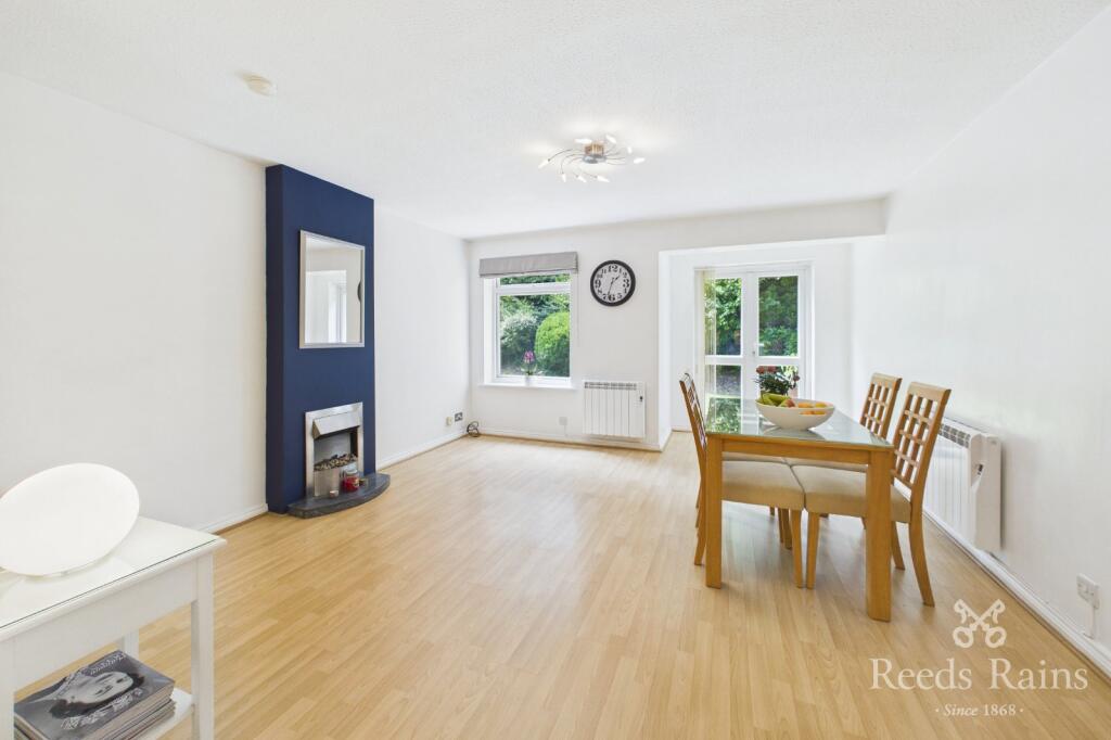 Apartment in Macclesfield, Cheshire East - View 2