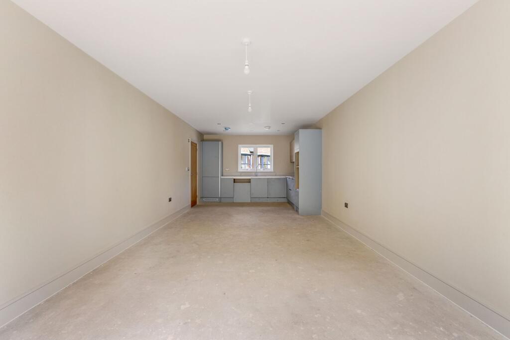 House in Mansfield, Nottinghamshire - View 5