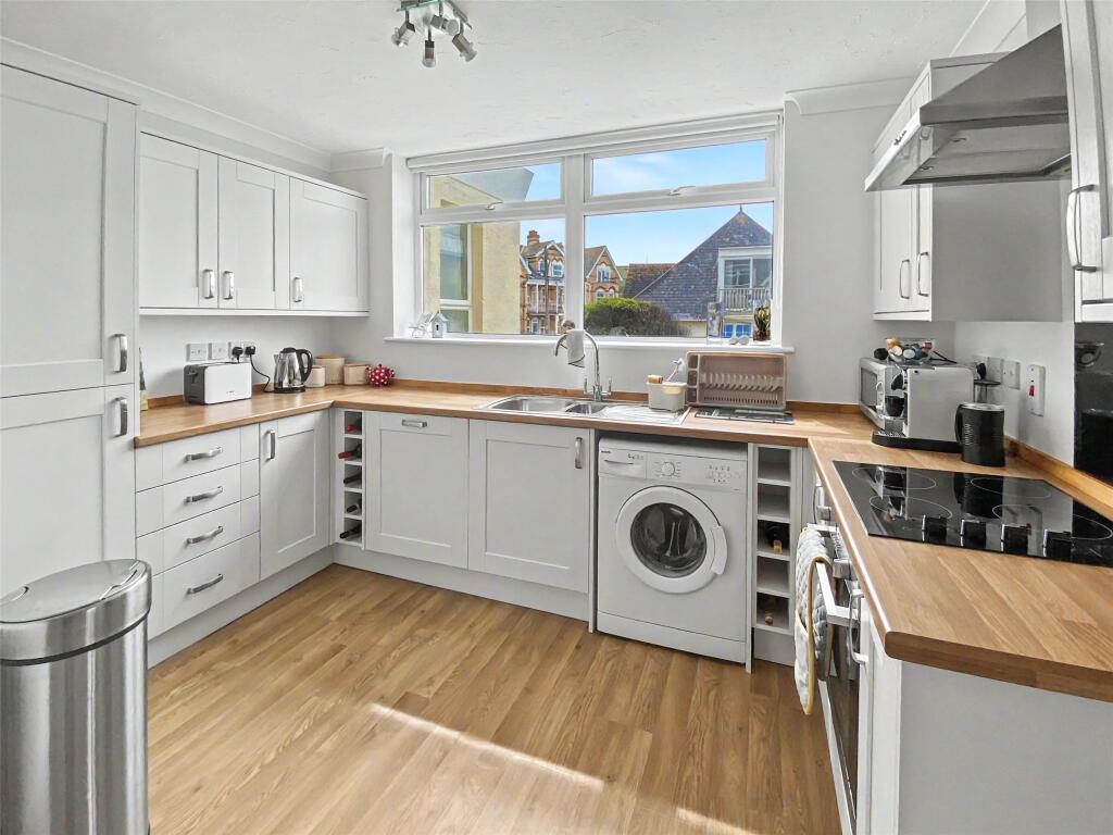 The Esplanade, Woolacombe, Devon, EX34 photo 4