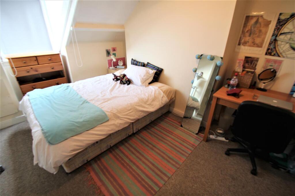 6 bedroom terraced house for rent