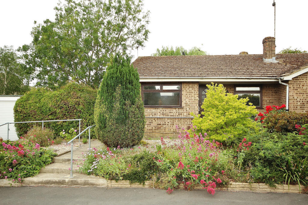 Main image of property: Quarry Road, Witney, OX28