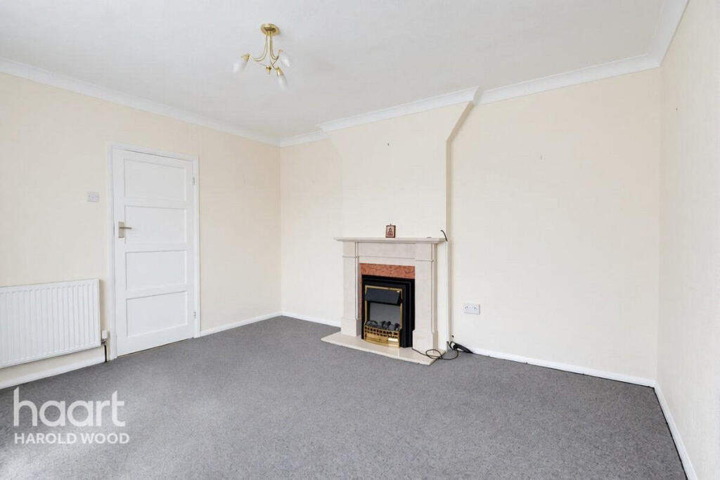 House in London, Harold Wood - View 5