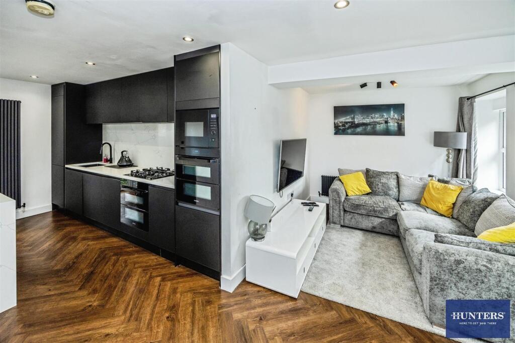 House in Huddersfield - View 5