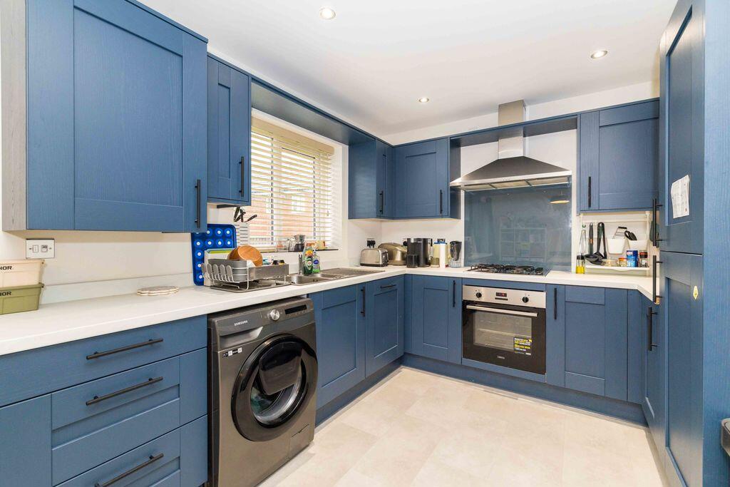 Almond Green Avenue, Standish, WN6 0ZG photo 3