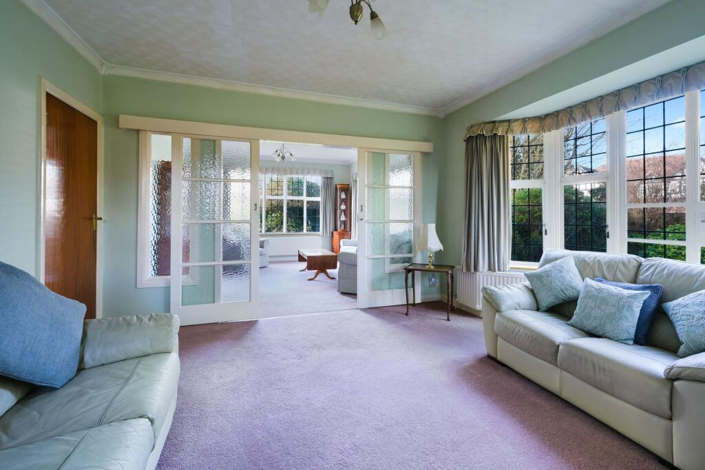 House in Kingston upon Thames - More