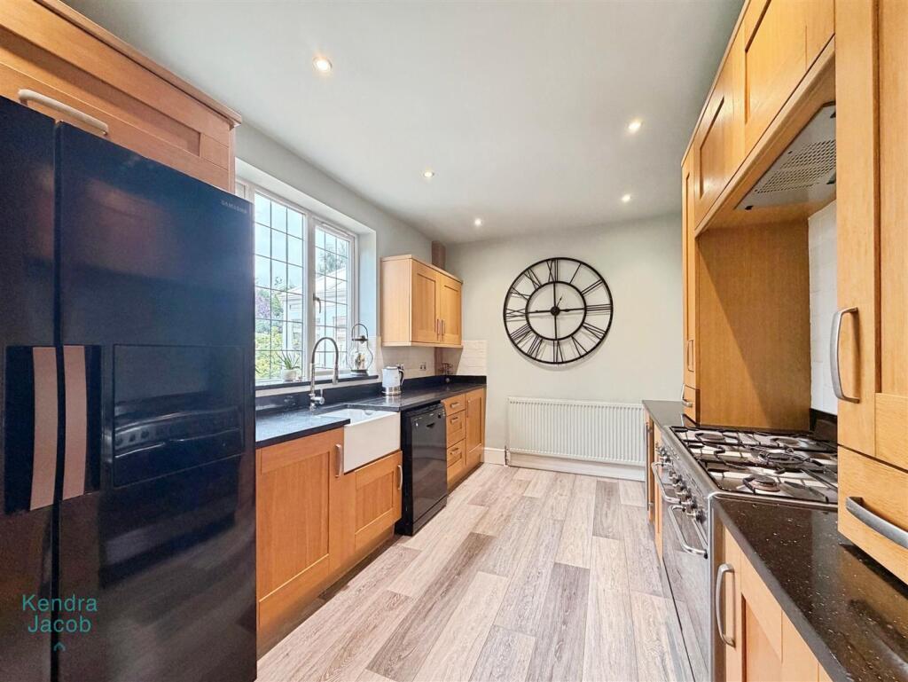 Dunstan Crescent, Worksop photo 4