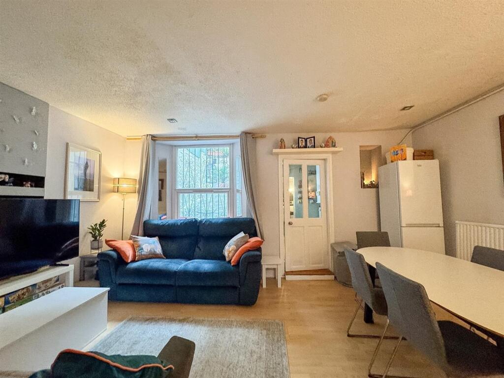 Apartment in Weston-super-Mare, Cliftonville - View 2