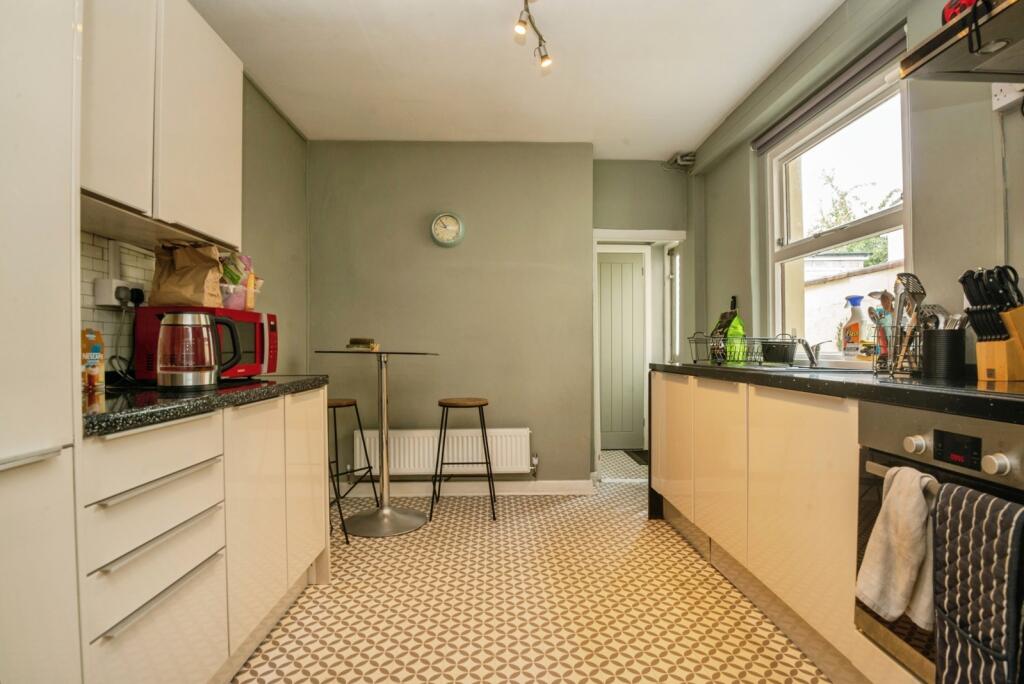 Apartment in Cardiff, Adamsdown - View 6