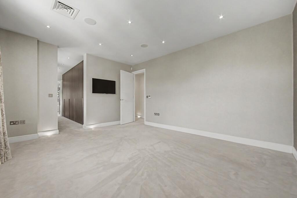 House in Hertsmere, Battlers Green, Aldenham - More