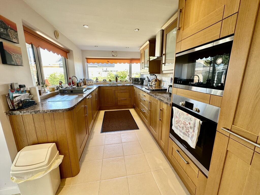House in Doncaster, Barnby Dun with Kirk Sandall - View 4