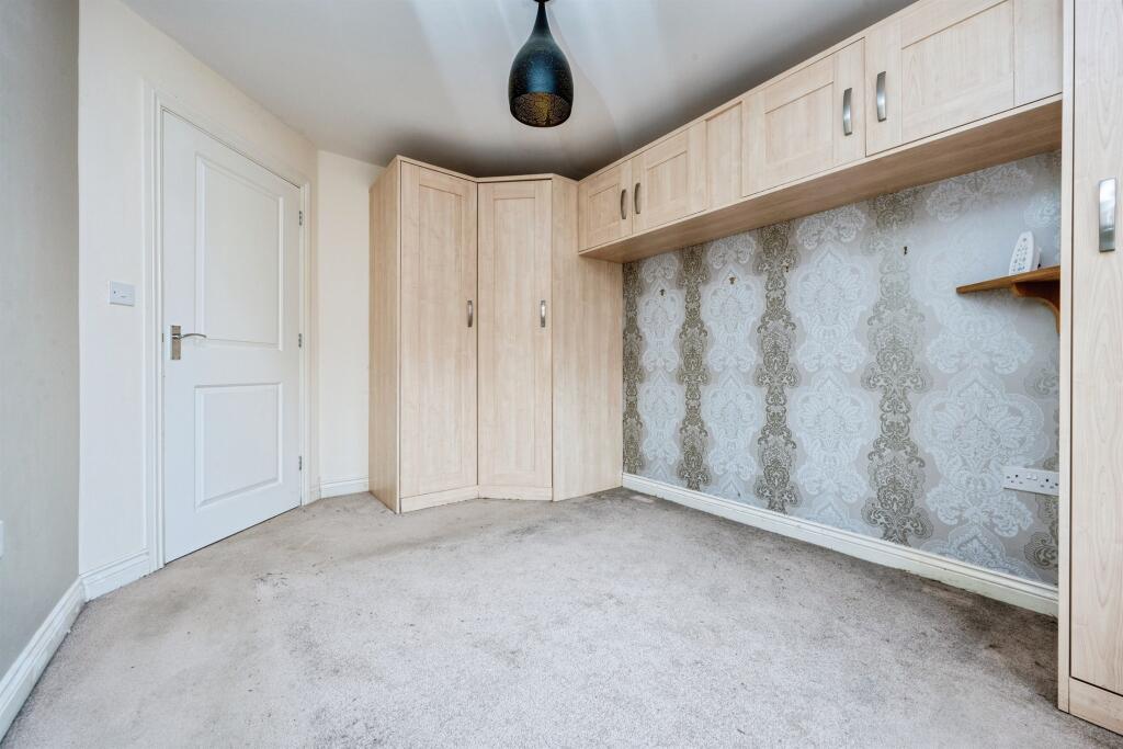 18, Hebbes Close, Kempston, Bedford photo 5