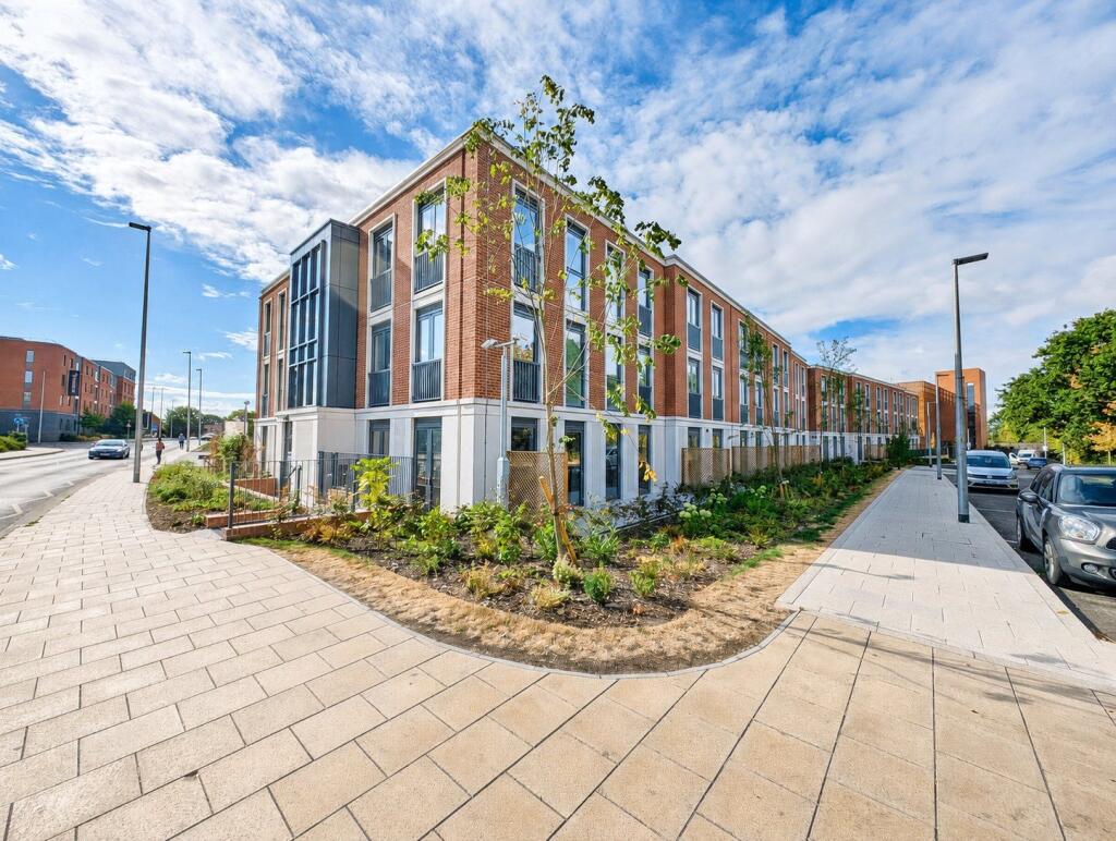 Main image of property: Carnival Place, Wokingham, Berkshire, RG40