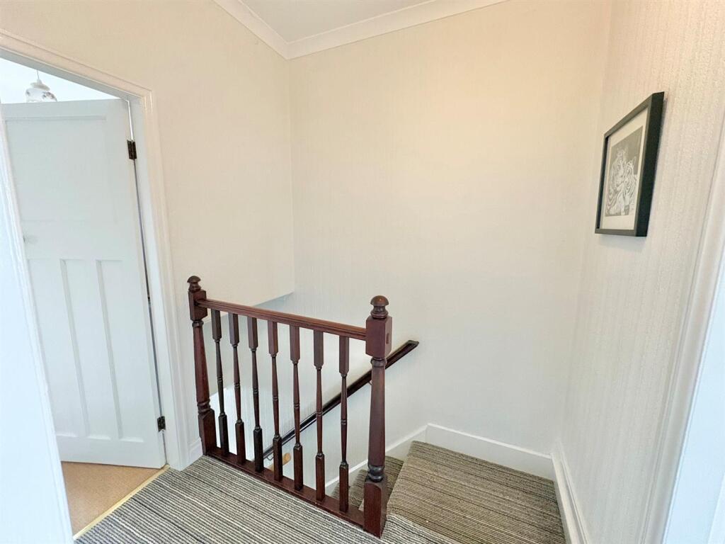 House in Leigh, Bedford - View 5