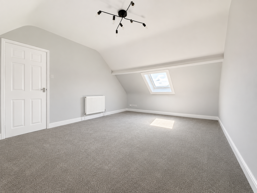 Goldcroft, Yeovil, BA21 photo 2