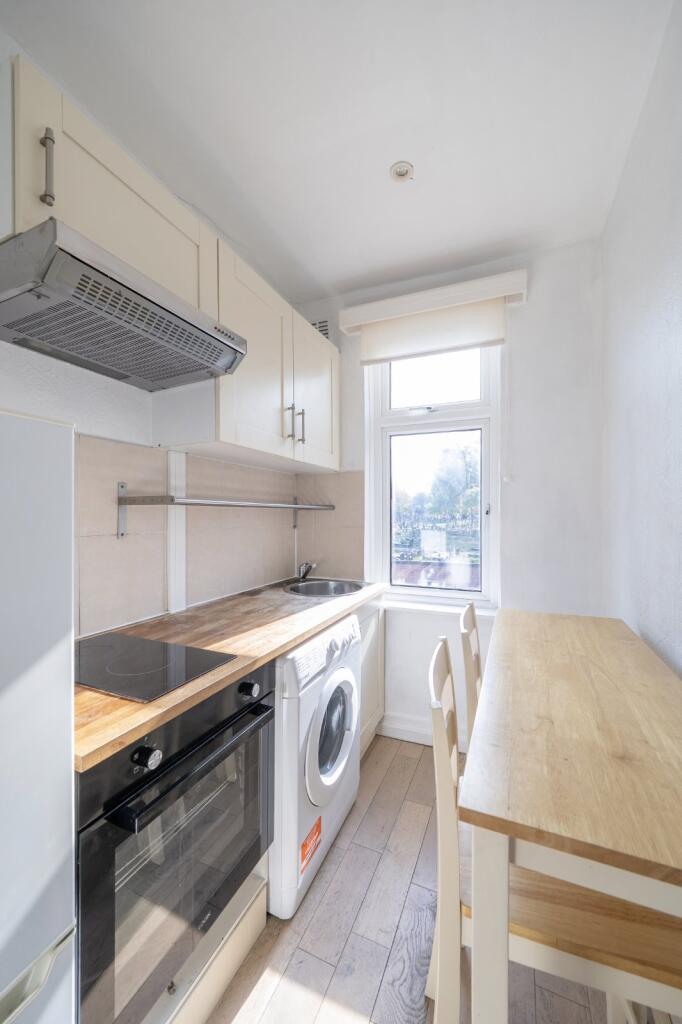 Apartment in London - More