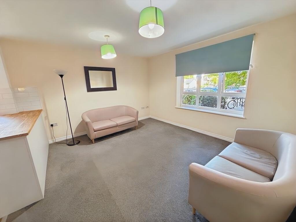 2 Actonville Avenue, Manchester photo 4