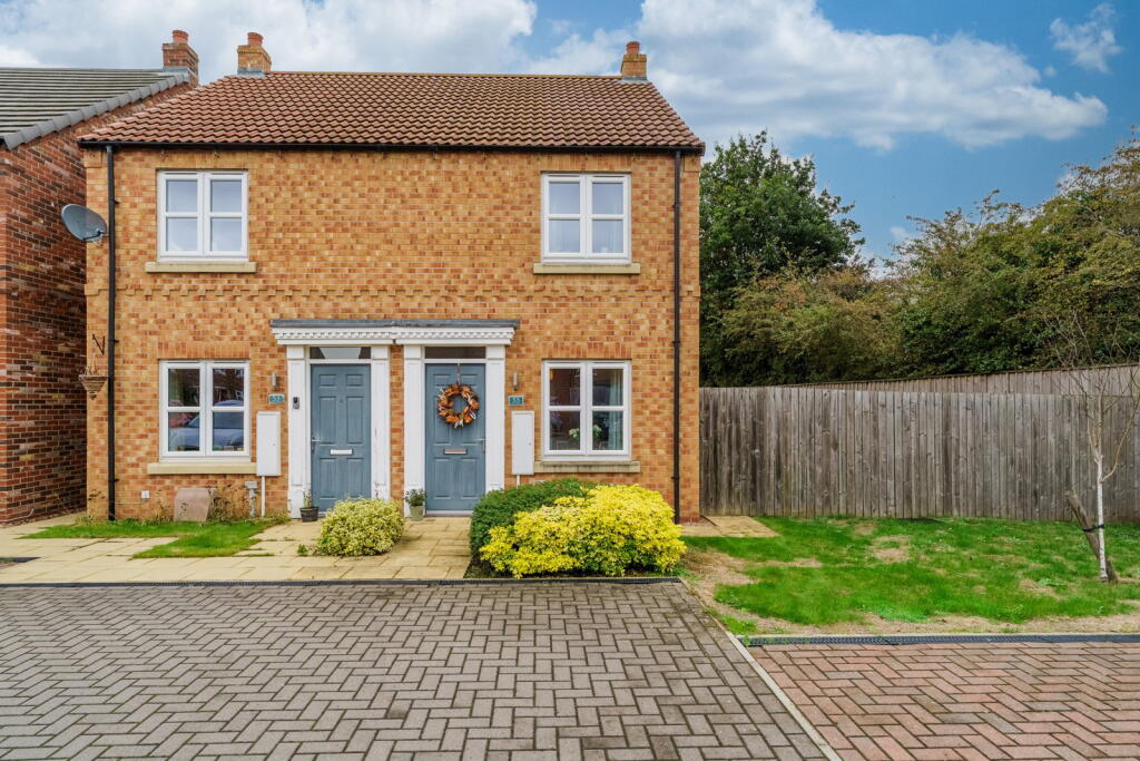 2-bed semi-detached on The Hedgerows,Eggborough,DN14 0PQ, £200,000