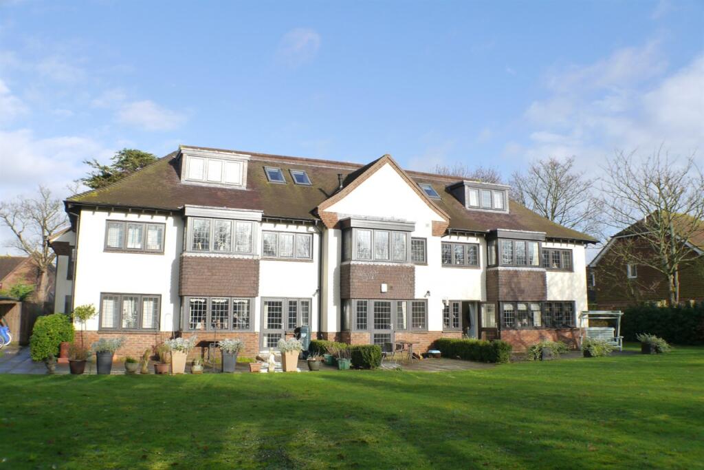 Main image of property: 10 Paveley House, Fishbourne Road East, Chichester, PO19