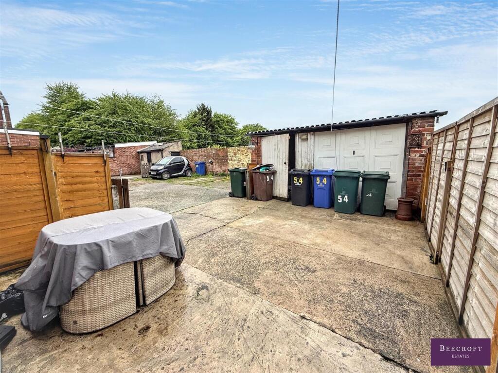 House in Sheffield - View 5