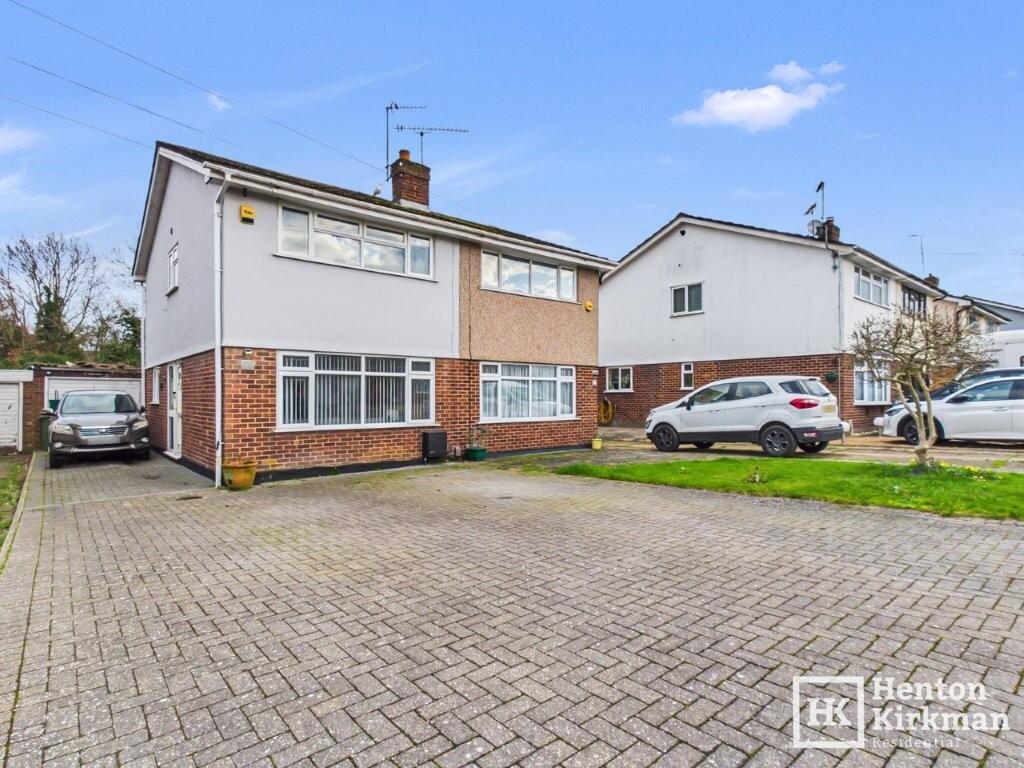 Main image of property: Beauchamps Drive, Wickford, Essex, SS11 8NJ