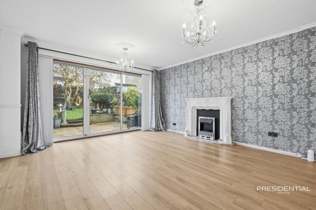 Wyemead Crescent, Chingford, E4 - View 2