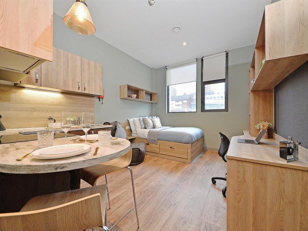 Studio flat for rent