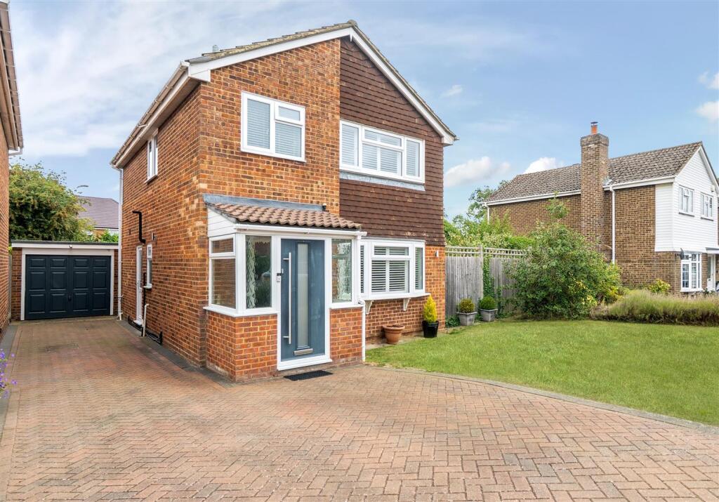Main image of property: Benning Way, Wokingham, Berkshire, RG40 1XX